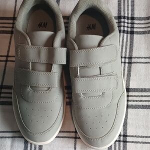 H&M Kids Sneakers in Light Gray
